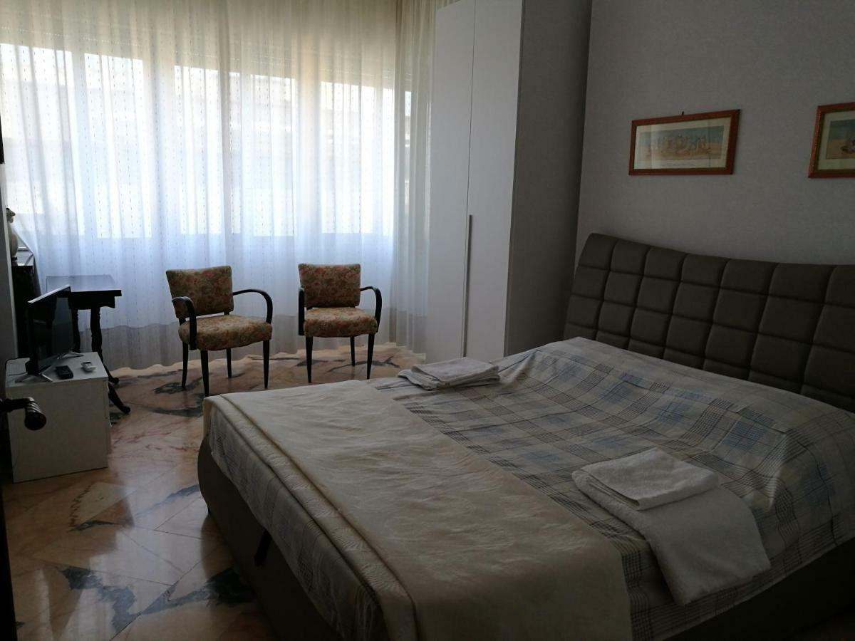 B&B Domus Lupiae Lecce Exterior photo